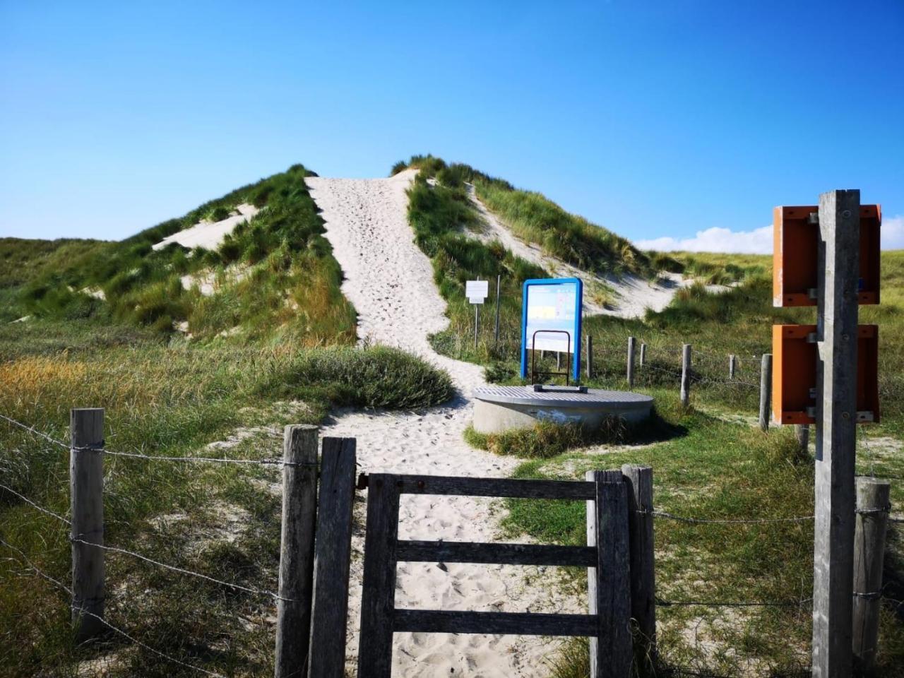 Hotel Corfwater Petten Exterior photo